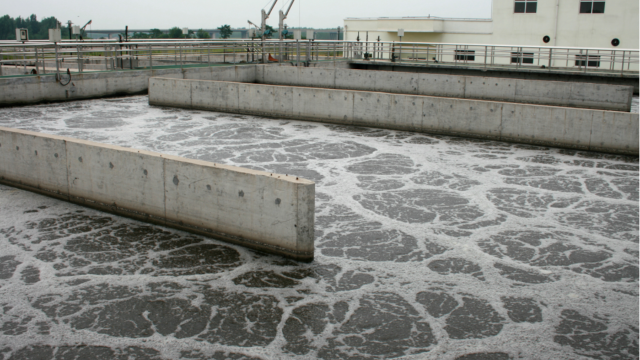 造纸厂废水处理用哪种聚丙烯酰胺絮凝剂？